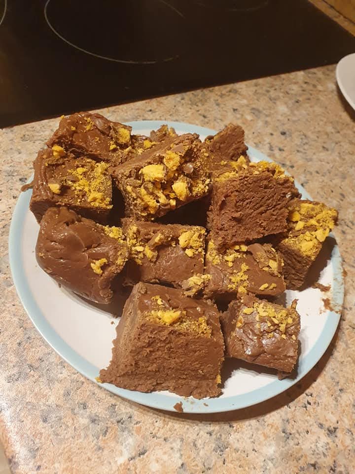 Slow Cooker Crunchie Fudge