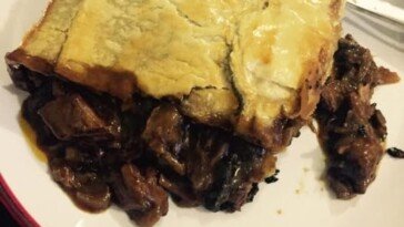 STEAK & MUSHROOM PIE