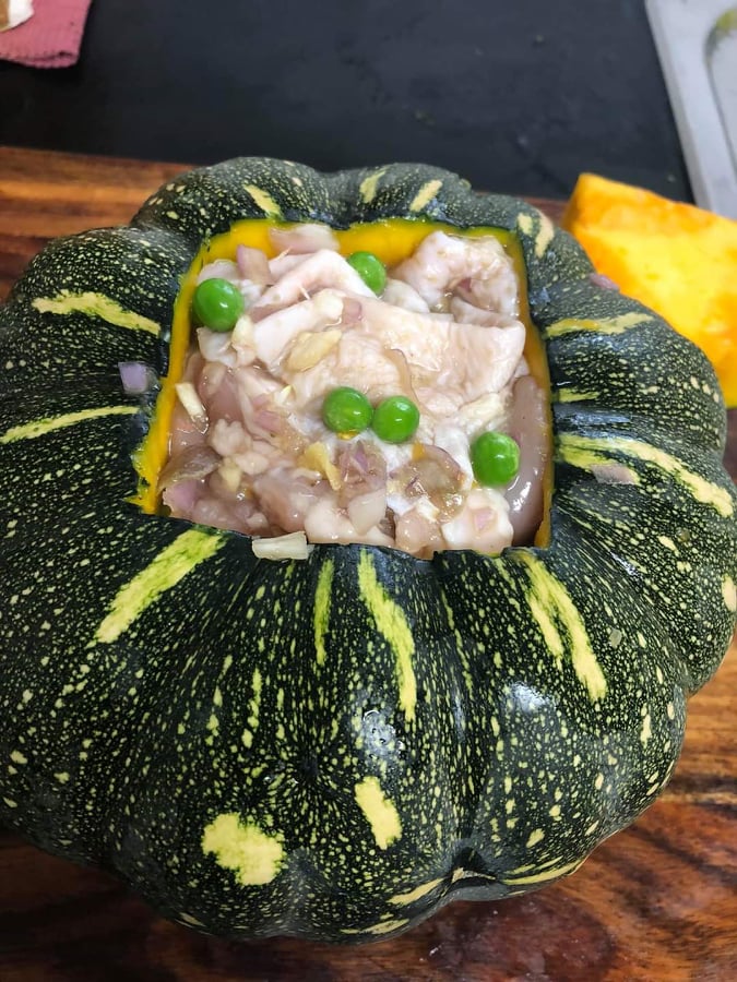 Slow Cooker Chicken stuffed in pumpkin