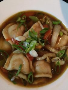 Slow Cooker Chinese Dumpling & Vegetable Soup - acoking