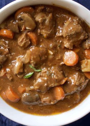 Easy Beef Bourguignon Recipe - acoking