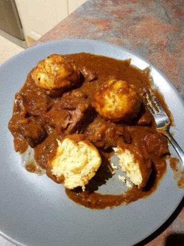 Slow cooker Braised Steak & Onion with Dumplings