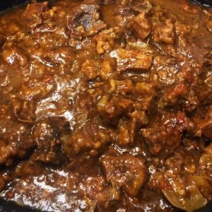 Rosemary Diced beef With Garlic Gravy