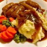 Sausages in brown onion gravy