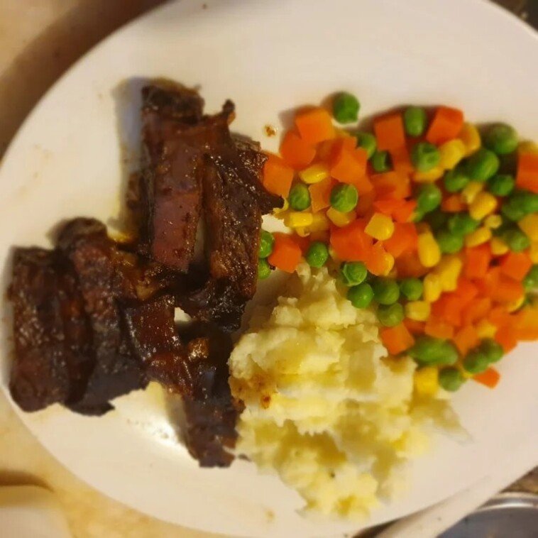 Sticky beef spare ribs