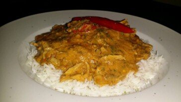 African Chicken in Coconut Sauce - Portuguese Recipe