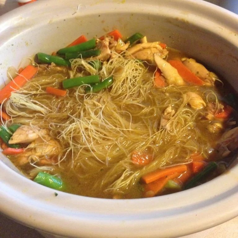 Vermicelli Noodles with Chicken Soup