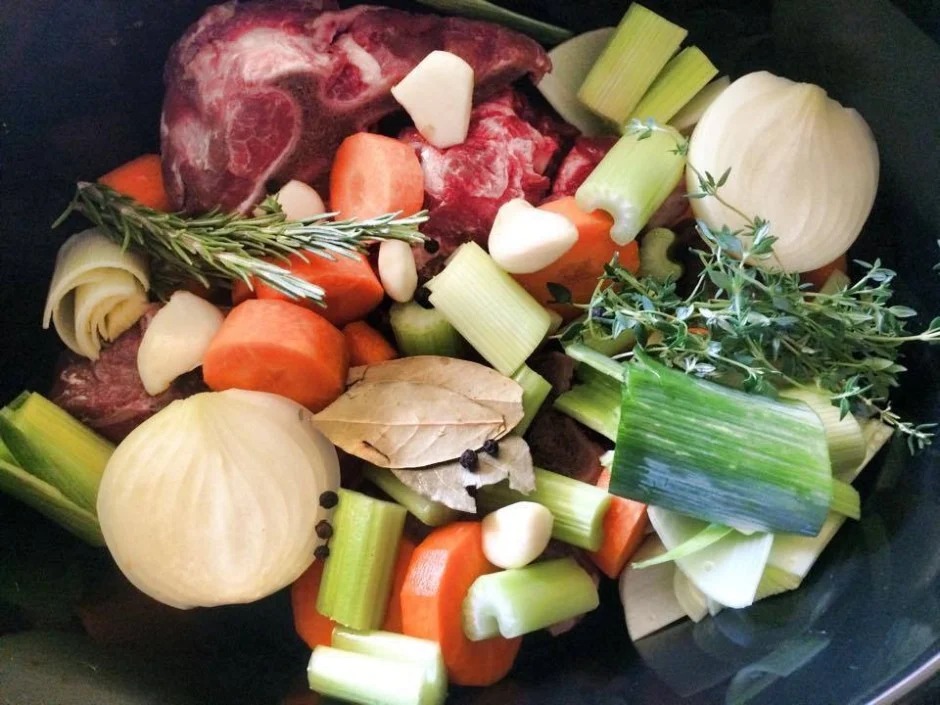 HOME-MADE BEEF STOCK In SLOW-COOKER