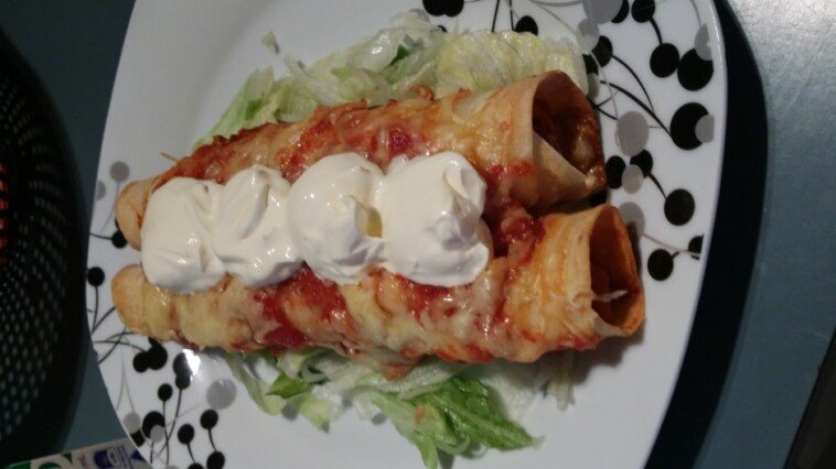 Shredded Chicken Roll-Ups