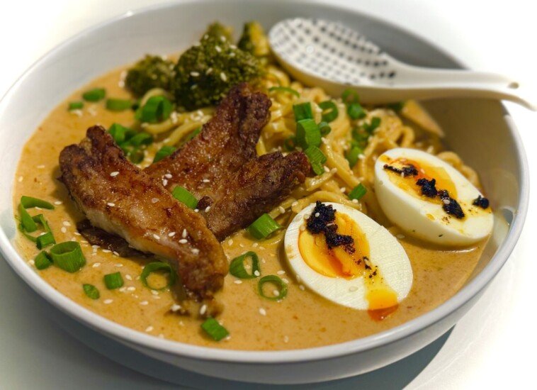 Spicy Pork Noodle Soup That's Super Yummy!