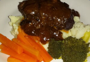 Cheeks in Mushroom Gravy