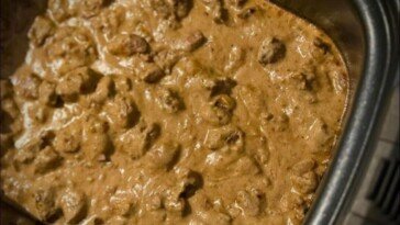 Creamy Garlic Slow-Steak