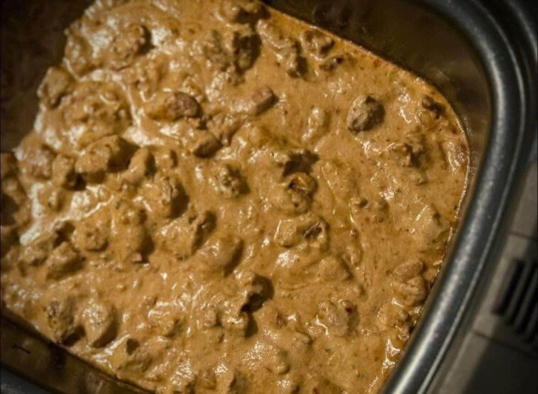 Creamy Garlic Slow-Steak