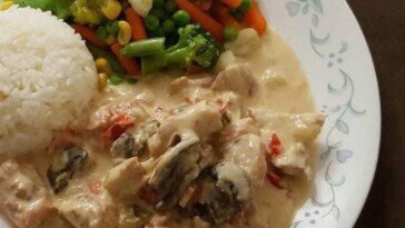 Slow Cooker Creamy Garlic Chicken & Philly Cheese