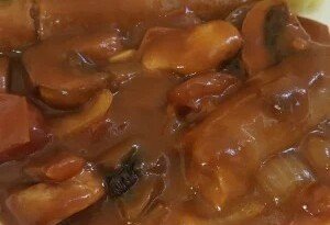 Slow Cooker Sausages in Gravy